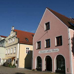 Marktplatz in Kösching Geschäfte